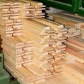 Türen-und Fensterproduktion  Alapanyag: előre gyártott tömbösített élfa (toldásmentes vagy hossztoldott) vagy fűrészáru.  